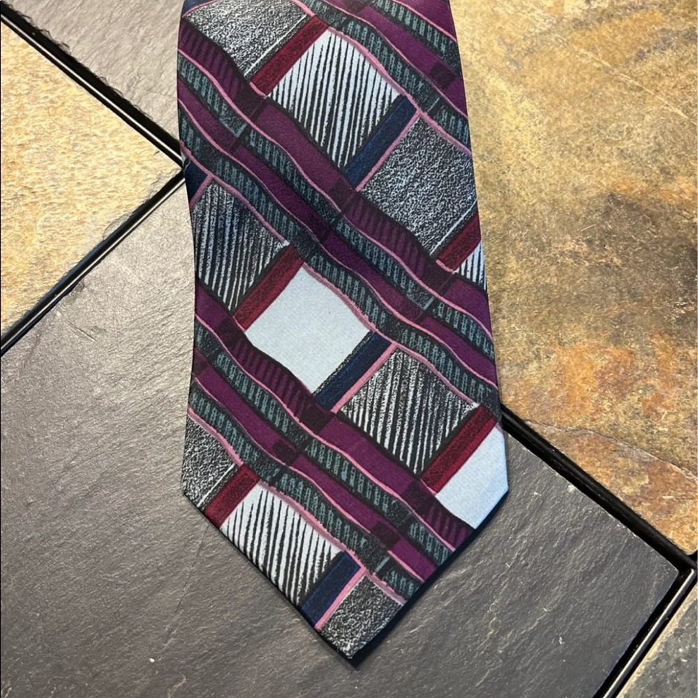 Bugle Boy tie